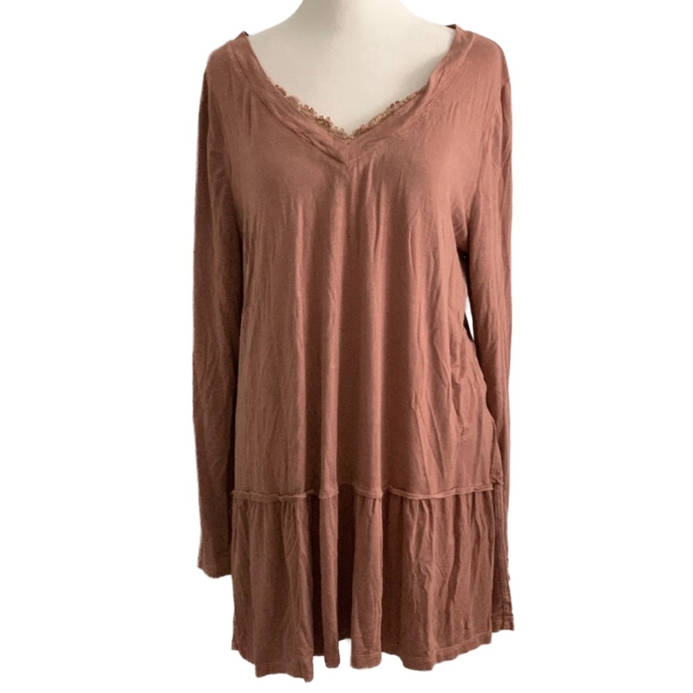 EASEL Women’s Long Sleeve Ruffle Bottom Stretchy Dusty Pink Purple Mauve Shirt